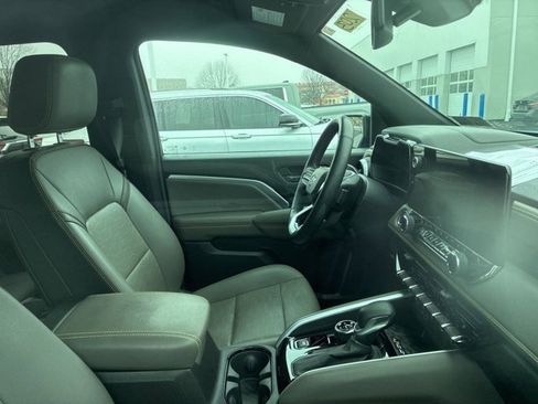 Used 2023 Chevrolet Colorado ZR2 w/ ZR2 Convenience Package III image 9