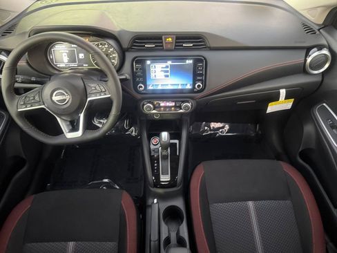 New 2025 Nissan Versa SR w/ Trunk Package image 31