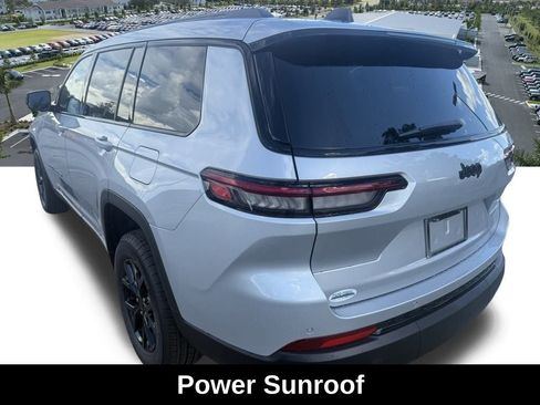 New 2025 Jeep Grand Cherokee L Altitude image 6