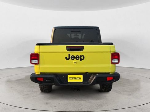 Used 2023 Jeep Gladiator Sport AWD/4WD image 6