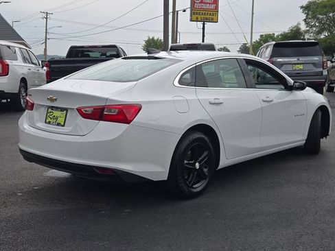 Certified 2022 Chevrolet Malibu LS FWD image 10