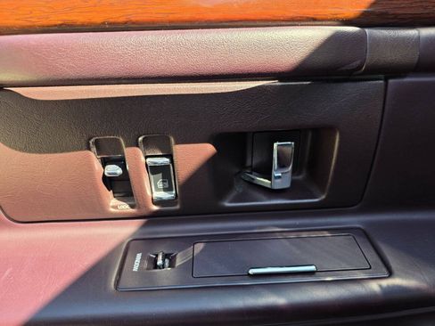 Used 1995 Cadillac De Ville Sedan FWD image 29