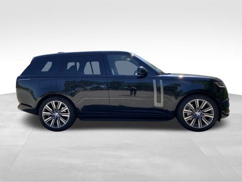 Certified 2023 Land Rover Range Rover SE image 5