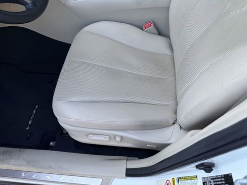 Used 2015 Toyota Venza LE AWD/4WD image 10