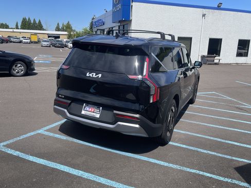 Used 2024 Kia EV9 Wind AWD/4WD image 5