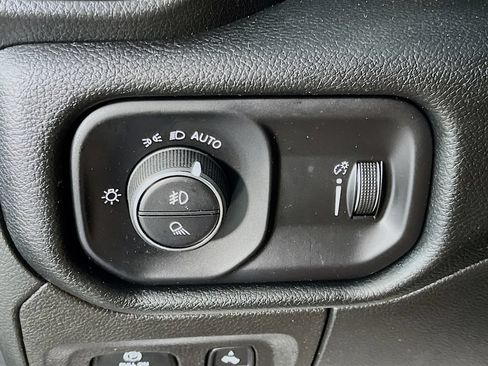 Used 2022 RAM 1500 Big Horn AWD/4WD image 13