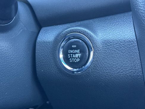 Used 2011 Toyota Camry SE image 32