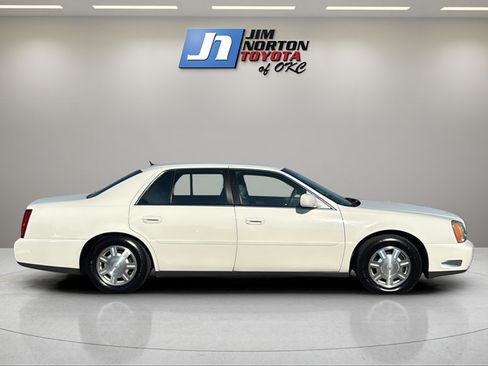 Used 2005 Cadillac De Ville w/ Equipment Group FWD image 4