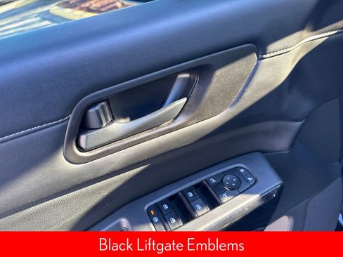 Certified 2023 Nissan Pathfinder SV w/ Black Appearance Package image 12