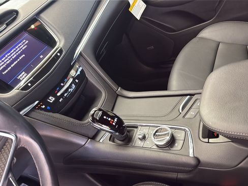 Used 2023 Cadillac XT5 Sportv w/ Technology Package AWD/4WD image 21