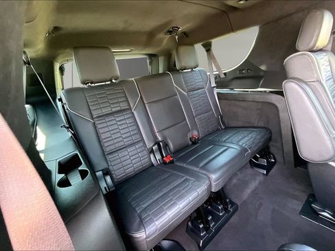 Used 2023 Cadillac Escalade ESV Sport Platinum w/ LPO, ONYX Package AWD/4WD image 30