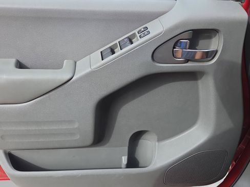 Used 2018 Nissan Frontier SV RWD image 34