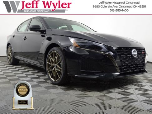 New 2025 Nissan Altima 2.5 SR w/ SR Premium Package image 1