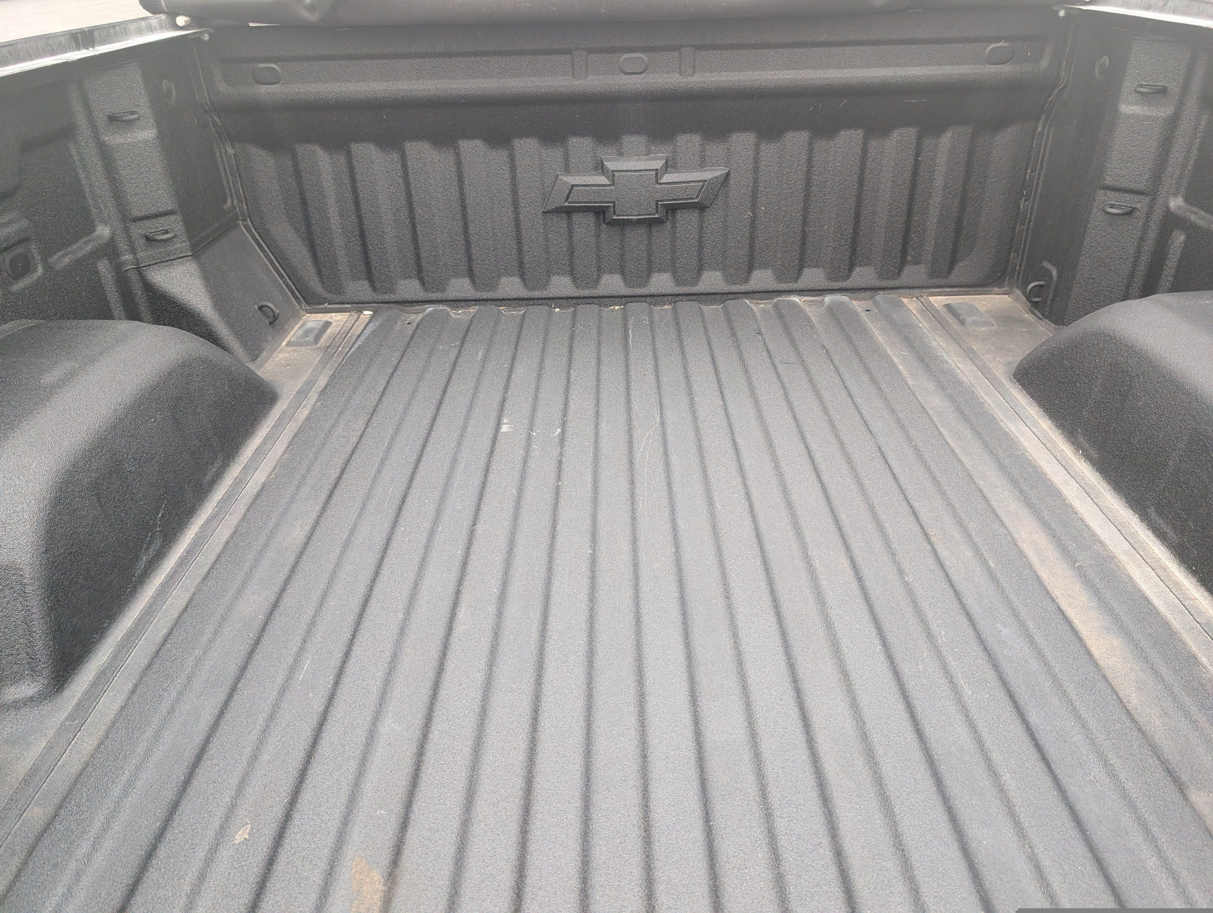 Used 2022 Chevrolet Silverado 1500 LT AWD/4WD image 10