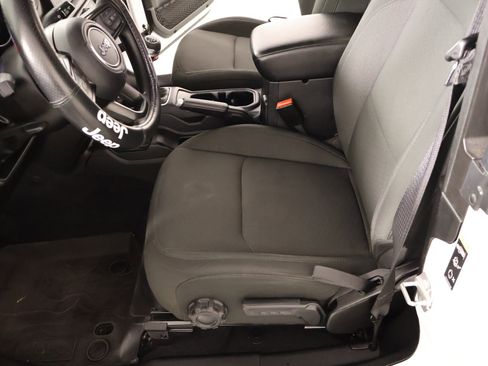 Used 2022 Jeep Wrangler Sport image 10