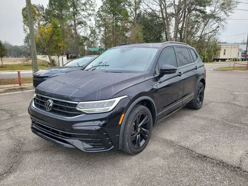 Used 2023 Volkswagen Tiguan SE R-Line image 4