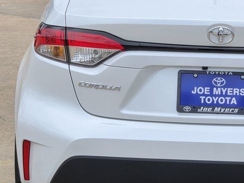 Used 2026 Toyota Corolla LE FWD image 9