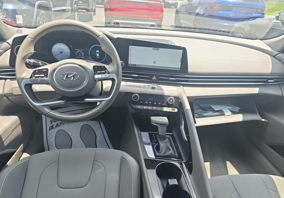 Used 2023 Hyundai Elantra SEL w/ Convenience Package FWD image 13