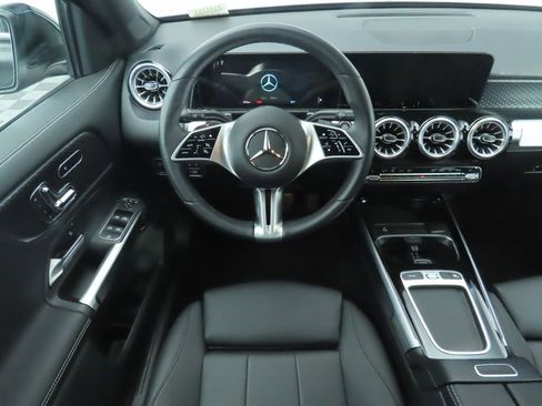 Certified 2025 Mercedes-Benz GLB 250 image 10