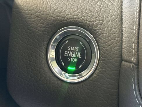 Used 2023 GMC Yukon XL Denali w/ Denali Reserve Package AWD/4WD image 22