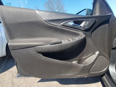 Used 2018 Chevrolet Malibu LT image 12