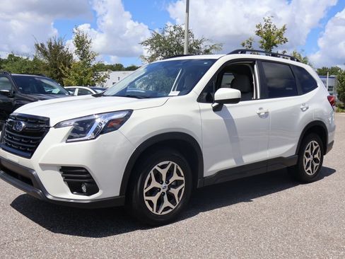 Used 2024 Subaru Forester Premium AWD/4WD image 4