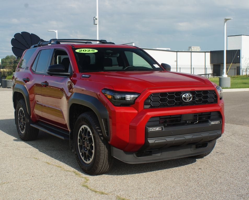Used 2025 Toyota 4Runner TRD Off-Road Premium AWD/4WD image 2