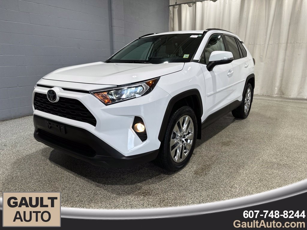 Used 2020 Toyota RAV4 XLE Premium AWD/4WD image 4