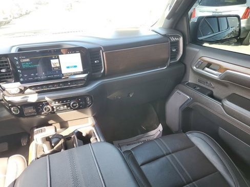 Used 2023 Chevrolet Silverado 1500 High Country w/ High Country Premium Package image 19