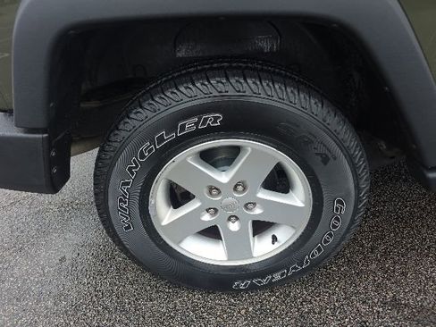 Used 2015 Jeep Wrangler Sport w/ Quick Order Package 24S AWD/4WD image 6