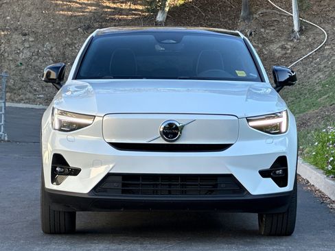 Certified 2023 Volvo C40 P8 Recharge Ultimate w/ Protection Package Premier image 10