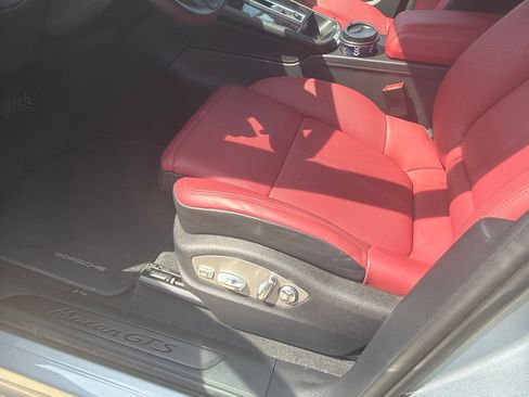 Used 2026 Porsche Macan GTS AWD/4WD image 8