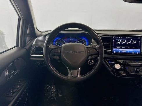 Used 2021 Chrysler Pacifica Touring w/ S Appearance Package image 20