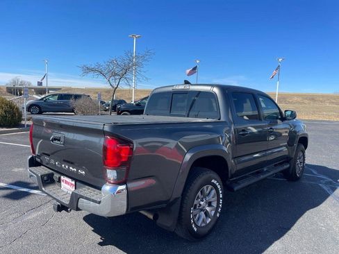 Used 2019 Toyota Tacoma SR5 AWD/4WD image 3
