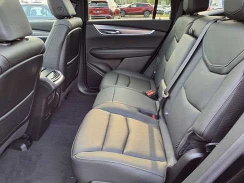 New 2025 Cadillac XT6 Luxury image 7