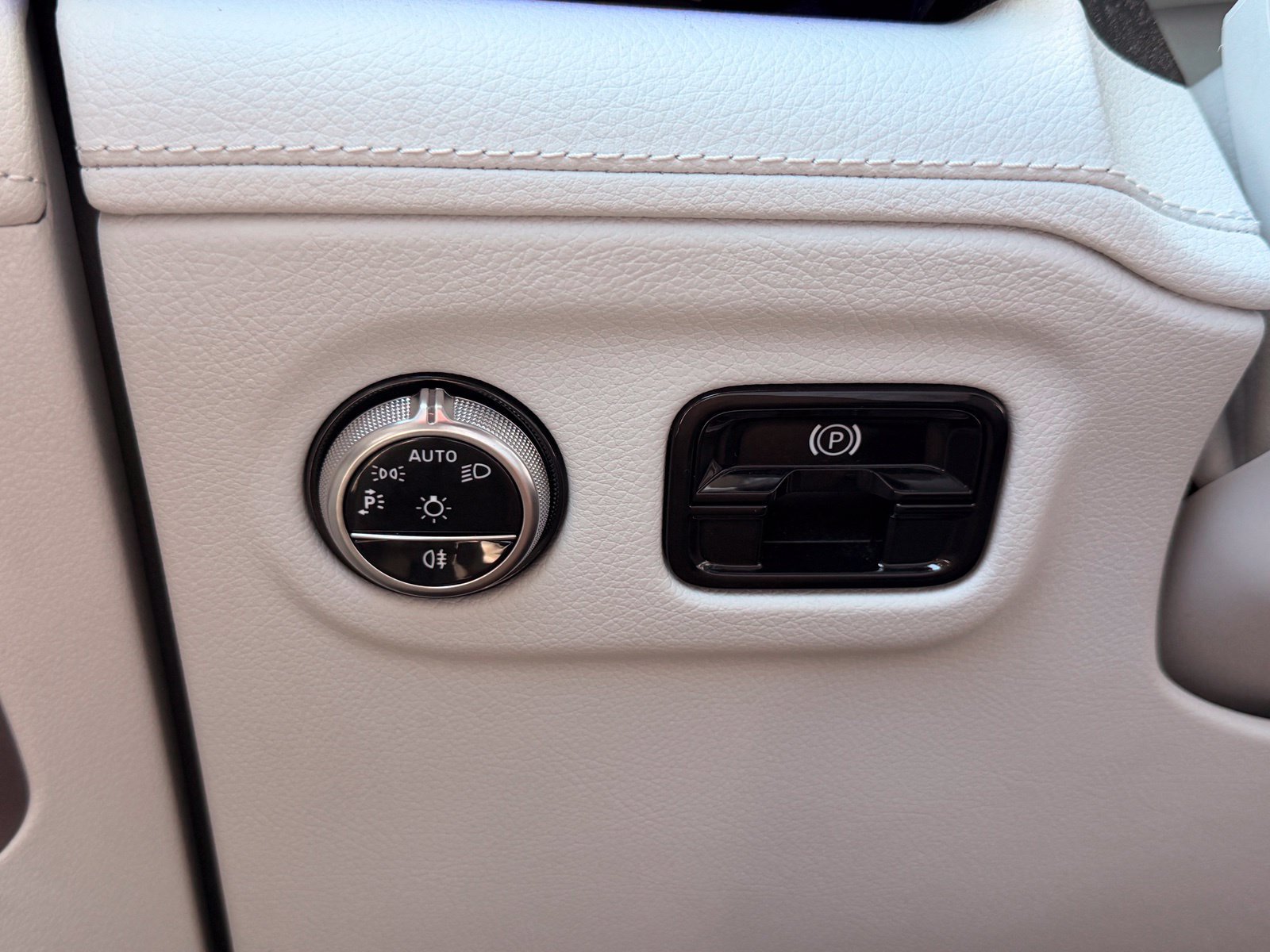 Certified 2023 Mercedes-Benz EQE 500 4MATIC SUV image 22