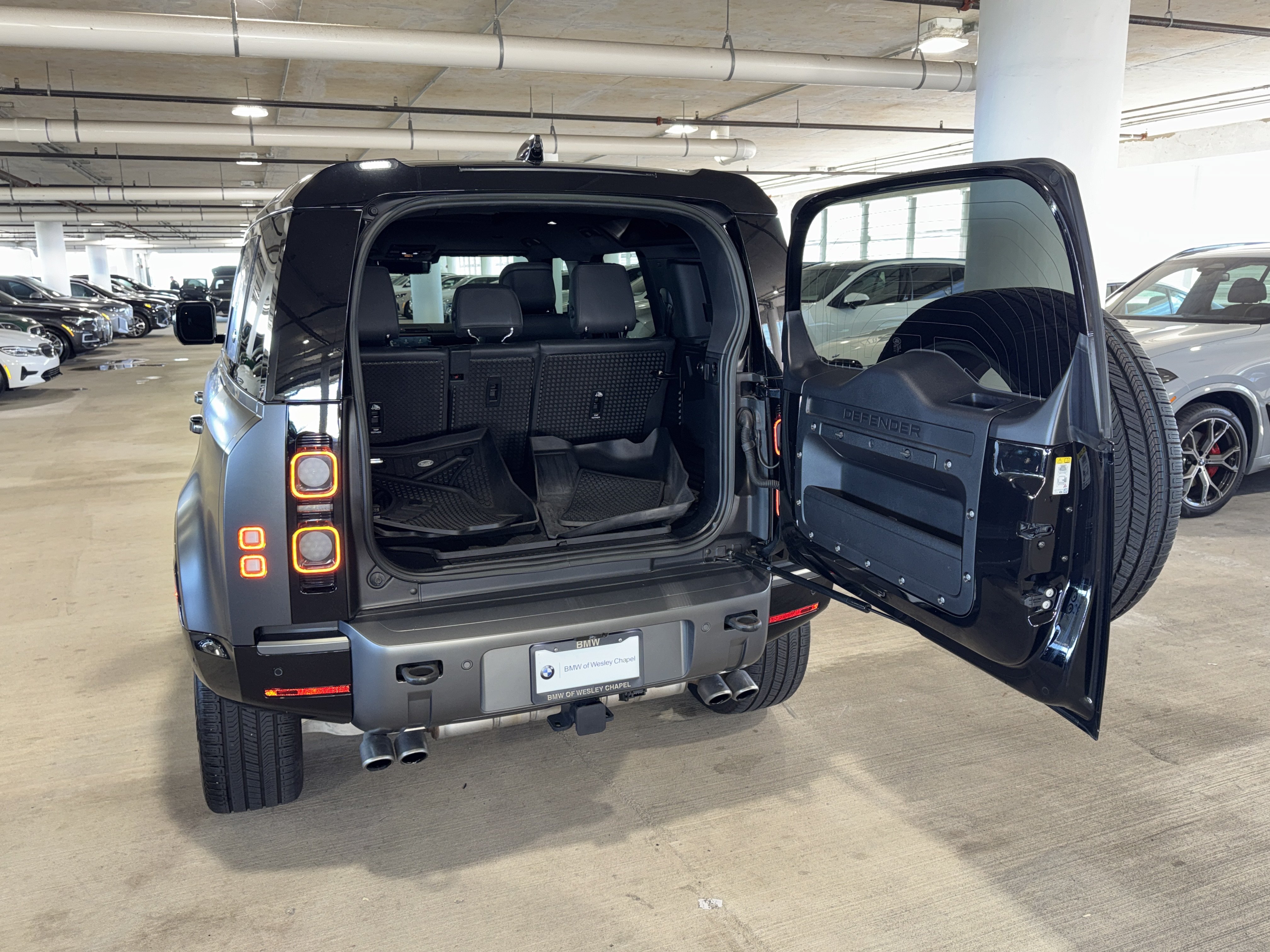 Used 2023 Land Rover Defender 110 V8 AWD/4WD image 13