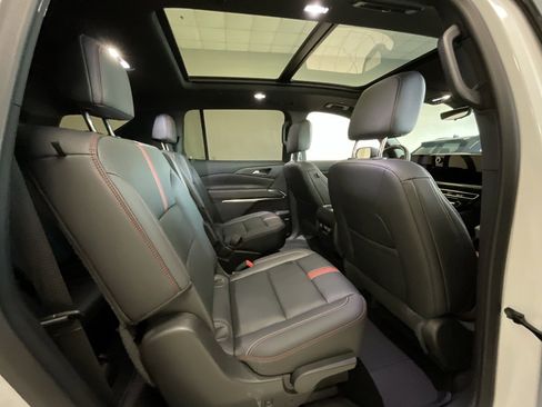 Used 2024 Chevrolet Traverse RS w/ LPO, Floor Liner Package image 19