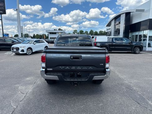 Used 2023 Toyota Tacoma TRD Off-Road AWD/4WD image 4