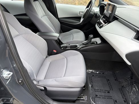 Used 2025 Toyota Corolla SE image 13