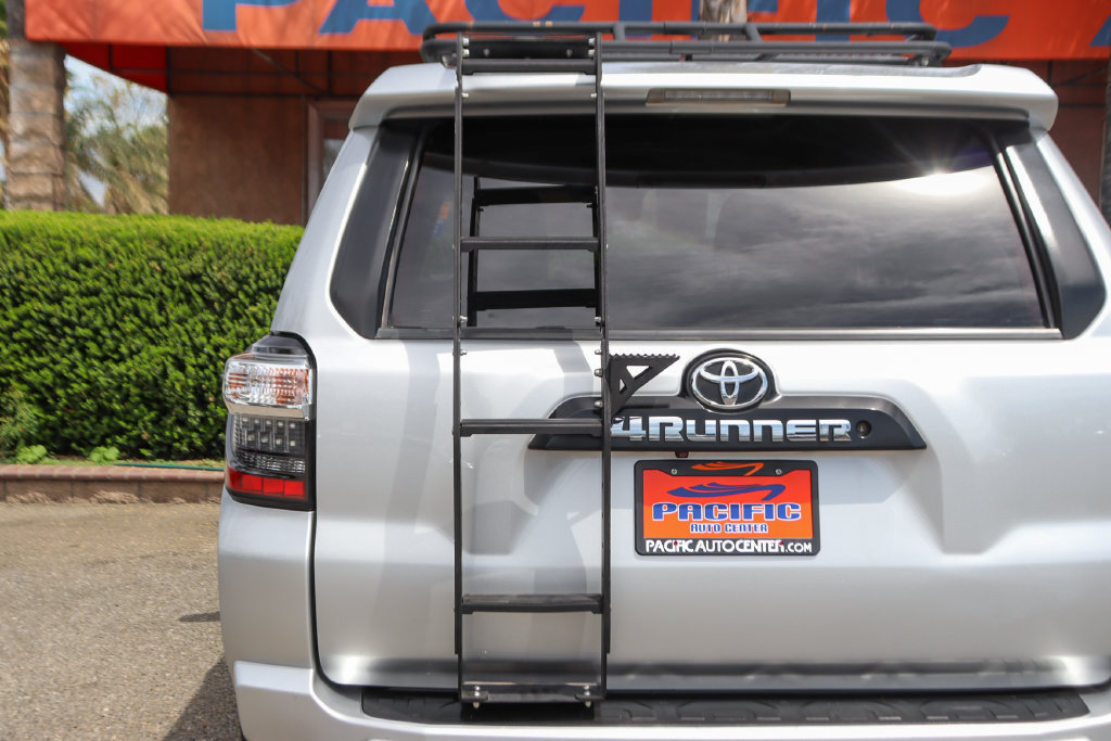 Used 2020 Toyota 4Runner TRD Off-Road AWD/4WD image 9