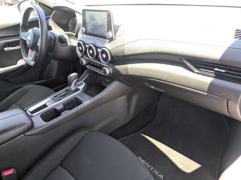 Used 2024 Nissan Sentra SV FWD image 12