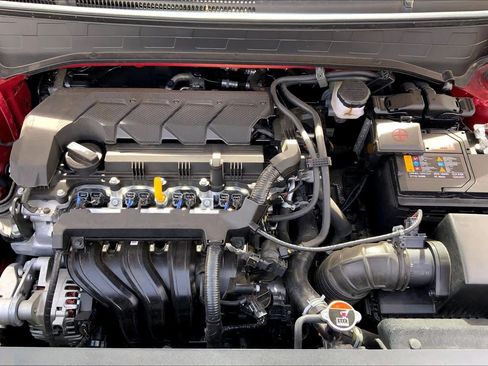 Used 2025 Hyundai Venue SEL image 30