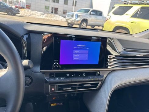 Used 2025 Toyota Camry SE w/ Convenience Package image 16