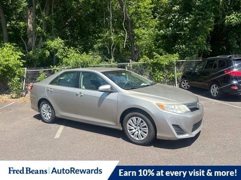 Used 2013 Toyota Camry LE FWD image 4