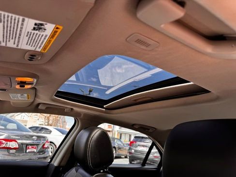 Used 2012 Ford Fusion Sport FWD image 13