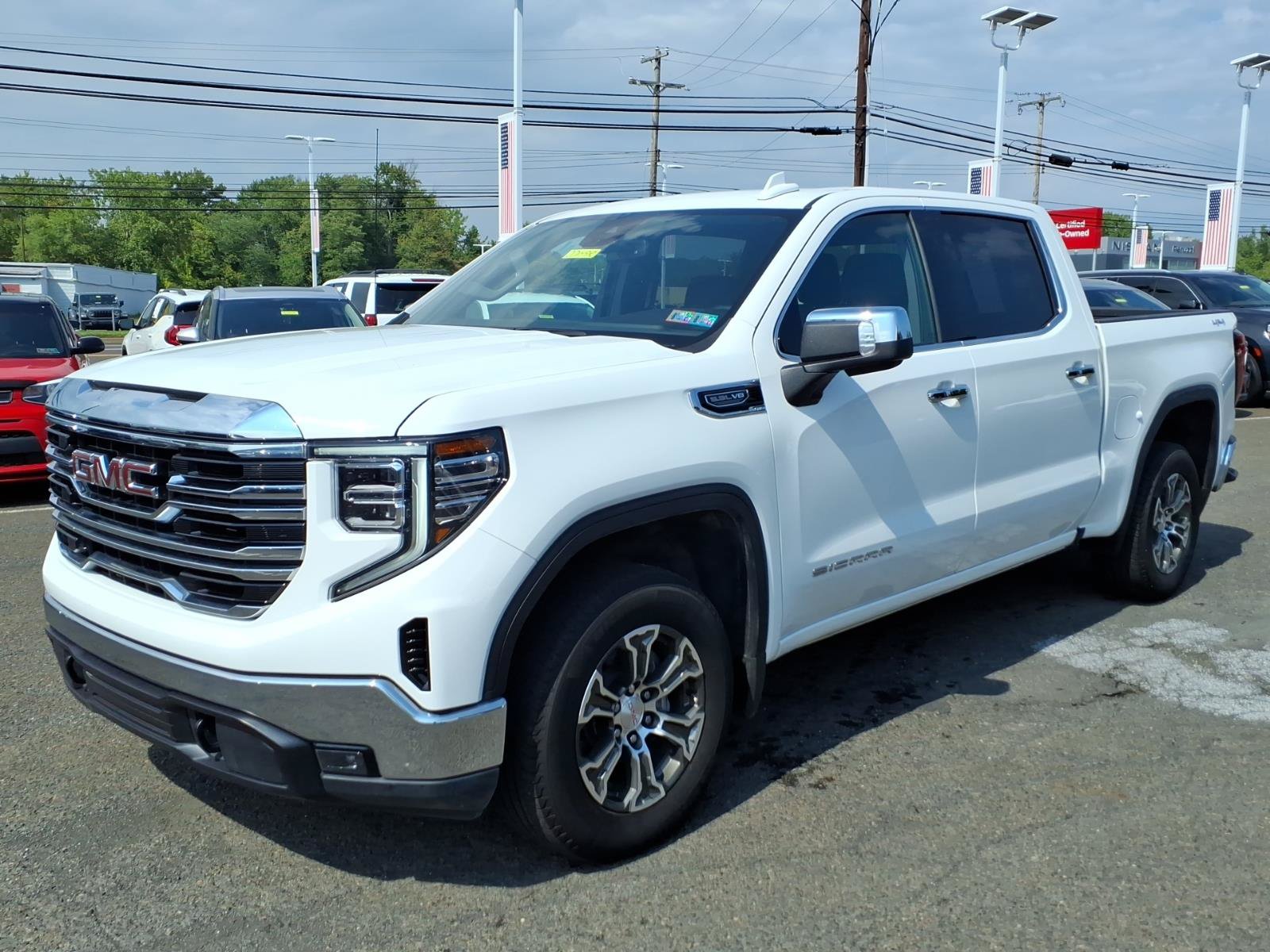 Used 2025 GMC Sierra 1500 SLT AWD/4WD image 8