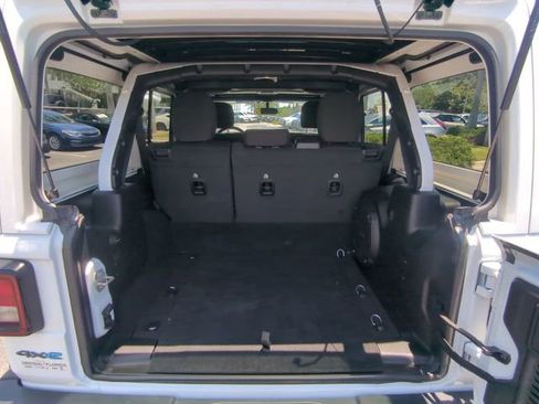 Used 2023 Jeep Wrangler Unlimited w/ Sun & Screen Package AWD/4WD image 14