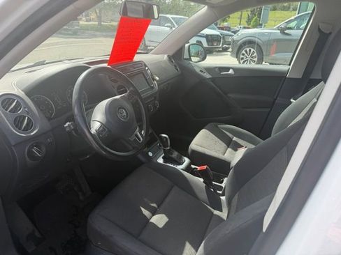 Used 2017 Volkswagen Tiguan Limited w/ Premium Package FWD image 6