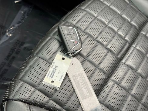 Certified 2021 Cadillac Escalade Premium Luxury Platinum image 40